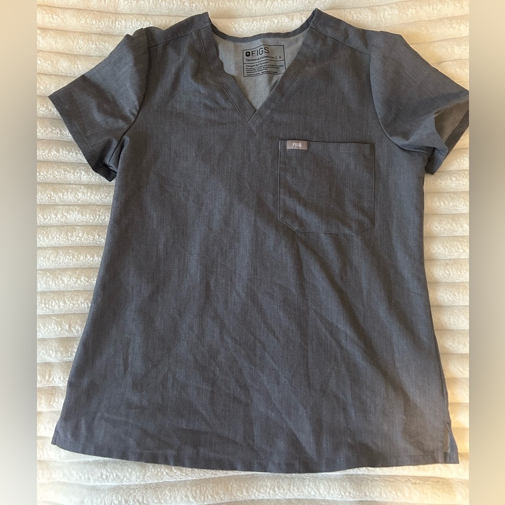 FIGS WOMEN SCRUB TOP